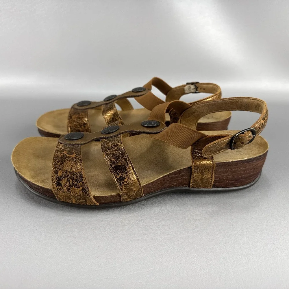 SAS Clover Sandals Womens 10 W Bronze Metallic T Strap Strappy Sling Back Buckle